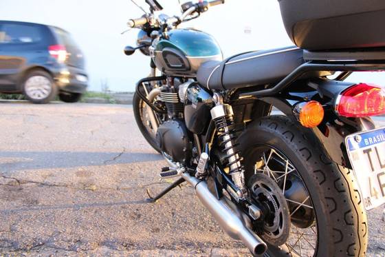 TRIUMPH BONNEVILLE T100 900 